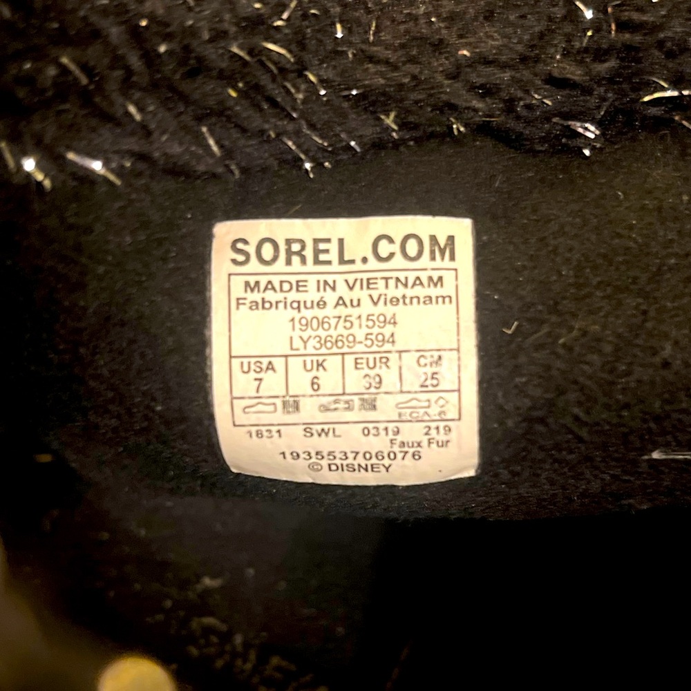 Sorel X Disney Youth Whitney Short
Frozen 2 Boots in Purple Sz 7 - Picture 4 of 4